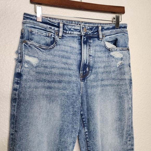 American Eagle Stretch Distressed Jeans Women's Size 8 - Picture 3 of 8